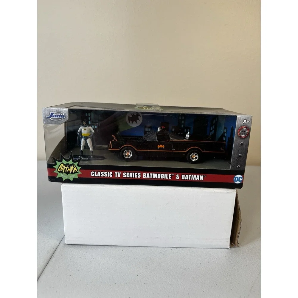 NEW Jada Toys 31703 Batman Classic 1966 TV BATMOBILE 1:32 Scale Vehicle & Figure
